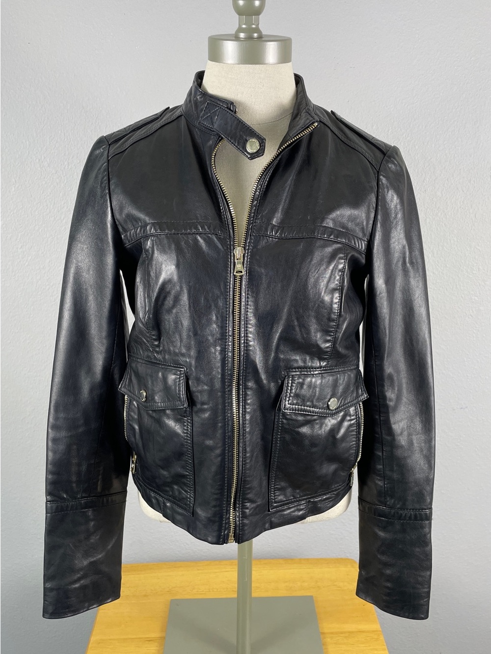 Massimo Dutti Black 100% Leather Cropped Moto Jacket Full Zip Snap Collar Small